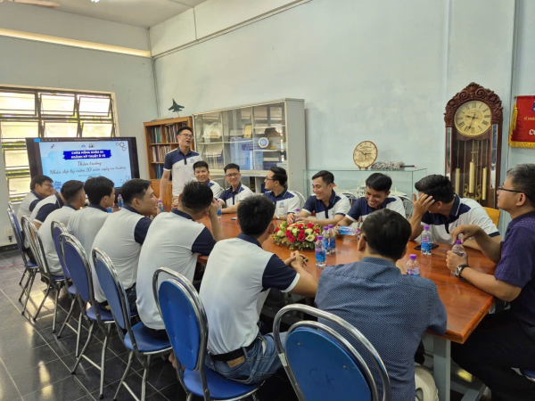 K53 Công nghệ Ô tô trở về thăm trường – Kỷ niệm 10 năm ngày ra trường