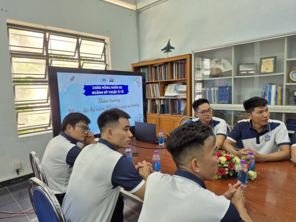 K53 Công nghệ Ô tô trở về thăm trường – Kỷ niệm 10 năm ngày ra trường