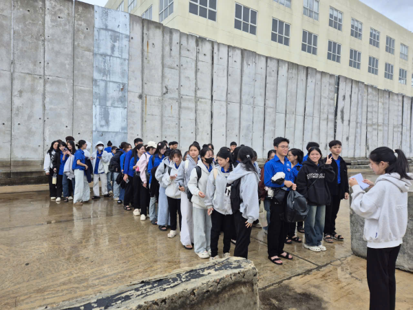 Tân sinh viên Khoa học Hàng hải "Ra Khơi" ngay Tại Cảng Quốc tế Nam Vân Phong