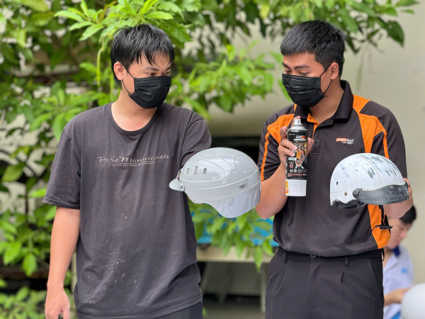 Sinh viên khoa Kỹ thuật Giao thông hào hứng tham gia chương trình "Samurai đến trường cùng bạn"