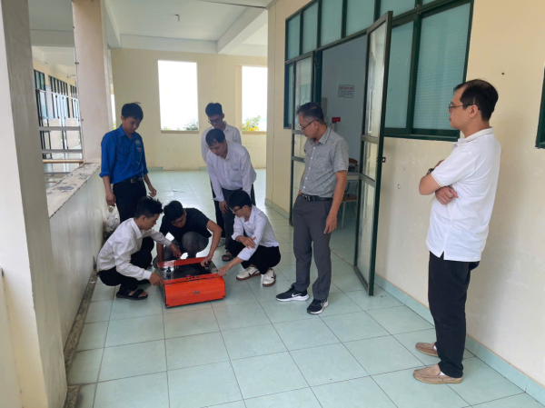 Sinh viên ngành Kỹ thuật Ô tô bảo vệ đề tài Nghiên cứu Khoa học