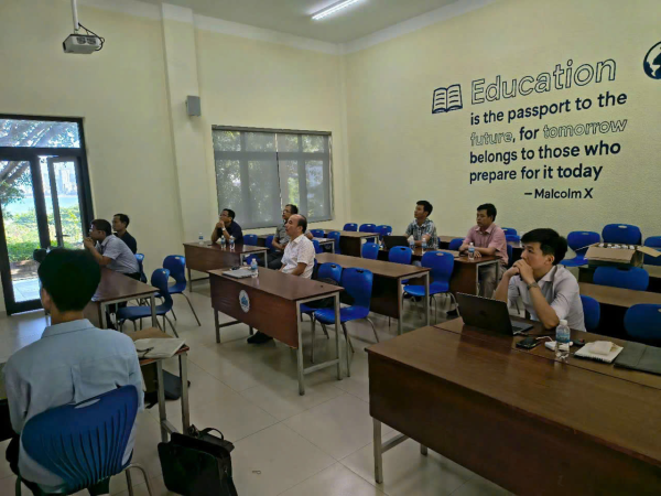 Khoa Động lực và Ô tô tổ chức hội thảo chuyên đề về công nghệ ô tô điện và xe năng lượng mới
