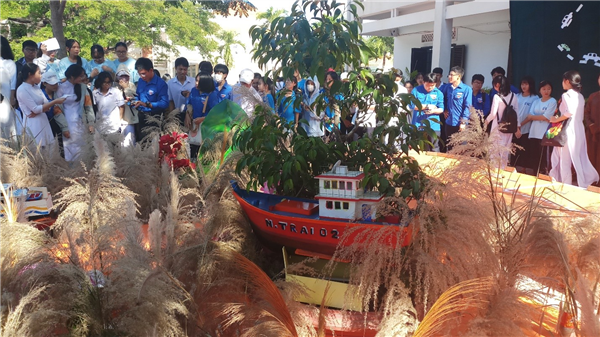 Tư vấn tuyển sinh đại học tại Trường PTTH Nguyễn Trãi – Ninh Hòa