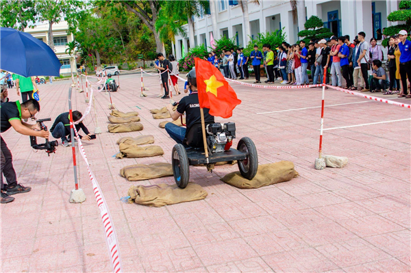 Cuộc thi online "RACING NTU 2021"