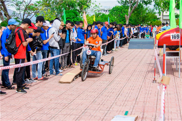 Cuộc thi online "RACING NTU 2021"