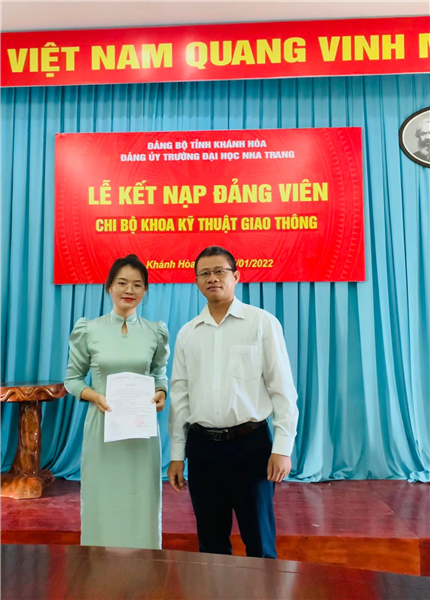 LỄ KẾT NẠP ĐẢNG VIÊN MỚI NĂM 2022