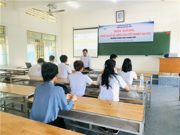 TỔ CHỨC HỘI ĐỒNG ĐÁNH GIÁ ĐỒ ÁN, KHOÁ LUẬN TỐT NGHIỆP ĐẠI HỌC CHO SINH VIÊN KHÓA 60 NĂM 2022