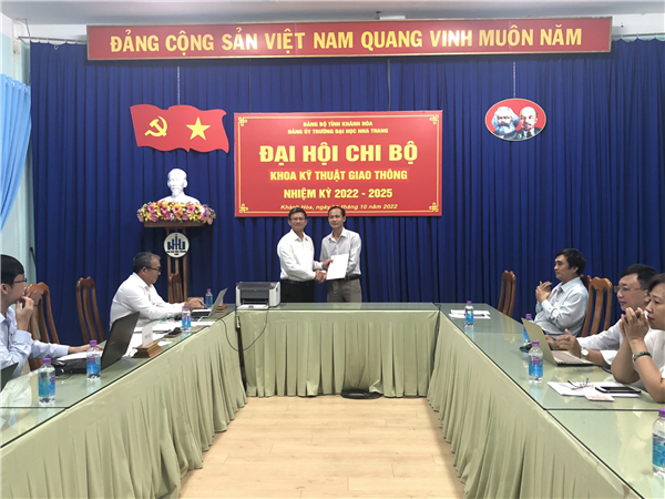 ĐẠI HỘI CHI BỘ KHOA KHOA KỸ THUẬT GIAO THÔNG, NHIỆM KỲ 2022-2025