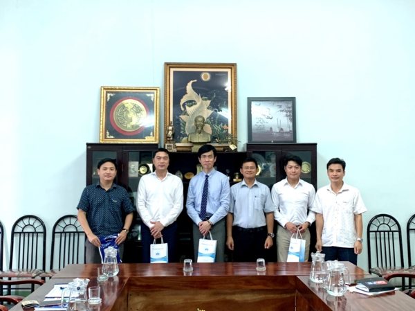 Đại diện Tập đoàn MARUWA - Nhật Bản đến thăm và làm việc tại Trường Đại Học Nha Trang