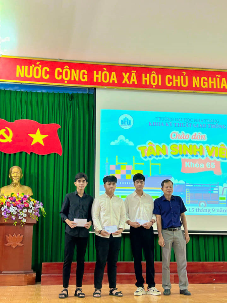 Tưng bừng chào đón tân sinh viên Khóa 65