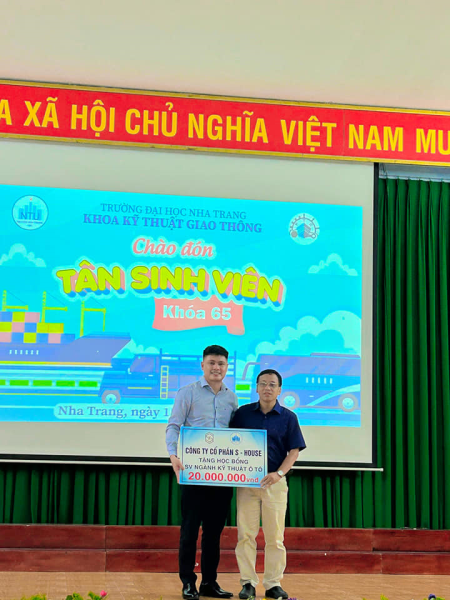 Tưng bừng chào đón tân sinh viên Khóa 65