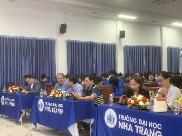 Ngày hội học đường khoa Kỹ thuật Giao thông với doanh nghiệp - lần 1