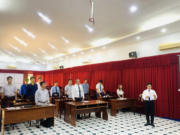 Chi bộ Khoa Kỹ thuật Giao thông kết nạp đảng viên mới 