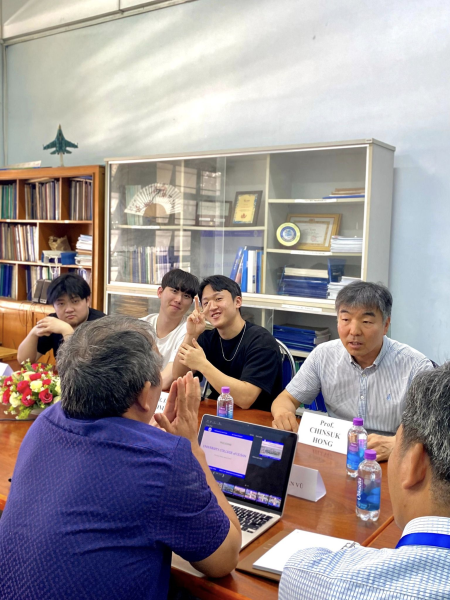 BUỔI GẶP MẶT ĐỐI TÁC CŨ ULSAN COLLEGE