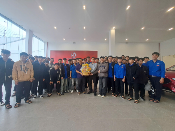 THAM QUAN TRẢI NGHIỆM THỰC TẾ NGÀNH KỸ THUẬT Ô TÔ