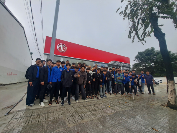 THAM QUAN TRẢI NGHIỆM THỰC TẾ NGÀNH KỸ THUẬT Ô TÔ