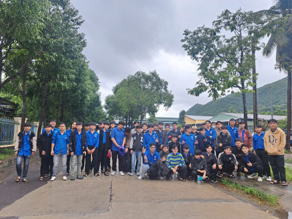 THAM QUAN TRẢI NGHIỆM THỰC TẾ NGÀNH KỸ THUẬT Ô TÔ