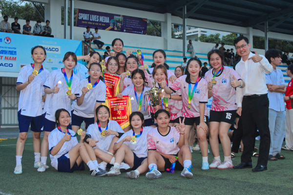 TỔNG KẾT GIẢI BÓNG ĐÁ NAM - NỮ THÁNG THANH NIÊN 2025